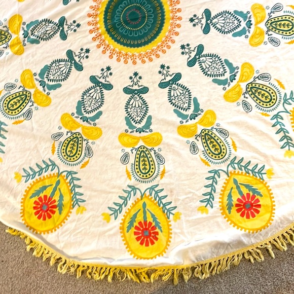 Gypsy 05 Yellow Round Fringed Beach Round - Picture 4 of 4